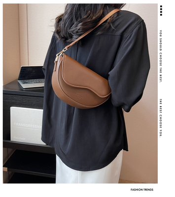 MODA PREMIUM NICHE BAGA NUEVA UNO-EMPRAÇÃO SUB-ARMA RETRO TODO-EM-UM BAGO DE CABEÇA
