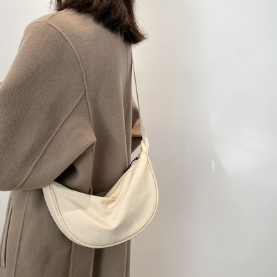 Saco de corpo cruzado de nylon Saco de corpo cruzado de nylon feminino 2024 novo Dumpling LIGHTWEIGHT embaixo dos braços saco todo ombro saco de lona