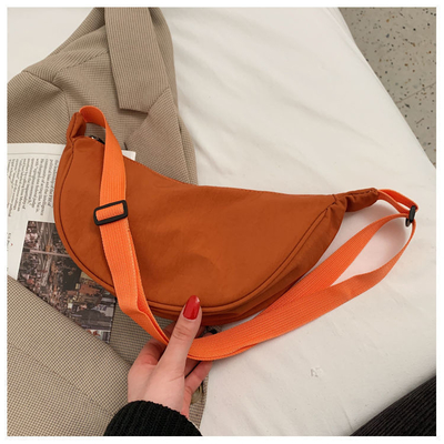 Saco de corpo cruzado de nylon Saco de corpo cruzado de nylon feminino 2024 novo Dumpling LIGHTWEIGHT embaixo dos braços saco todo ombro saco de lona