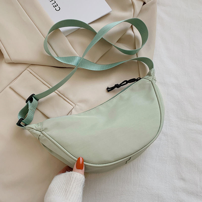 Saco de corpo cruzado de nylon Saco de corpo cruzado de nylon feminino 2024 novo Dumpling LIGHTWEIGHT embaixo dos braços saco todo ombro saco de lona