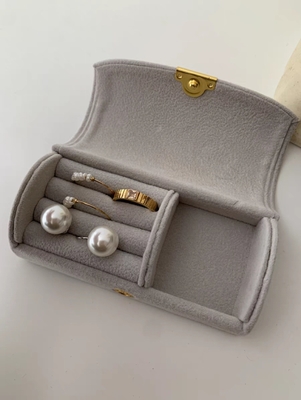 NOVA EXQUISITA Caixa de jóias de veludo de alta qualidade anel pulseira colar caixa de armazenamento viagem pequena jóia portátil