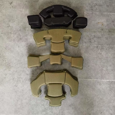 Suspensão ajustável alinhada com almofada de capacete tático