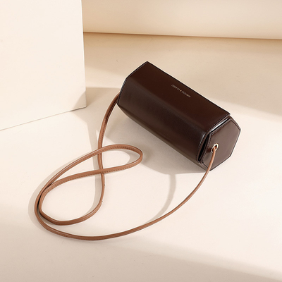 2024 NEW SIMPLE FASHION PEQUEIRA BALSA REDO TUDO SINGLE OLHO CROSSBODY BALSA FEMMINHA FASHION BALSA NICHE CYLINDER