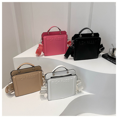BOLSA SIMPLE DE MODA BOLSA DE LETRA NOVA INS DE MUJERES BOLSA DE MANUAL PEQUENA BOLSA QUADRADA BOLSA SENIOR TEXTURA BRASSA CARTÃO DO OLHADO CROSSBODY