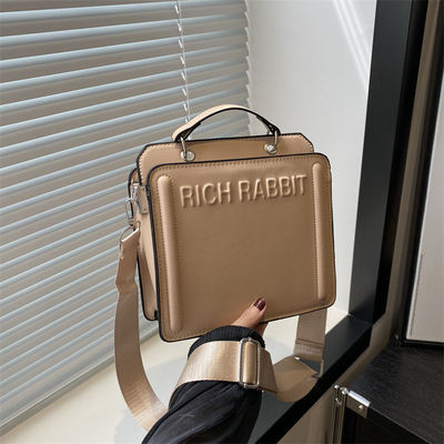 BOLSA SIMPLE DE MODA BOLSA DE LETRA NOVA INS DE MUJERES BOLSA DE MANUAL PEQUENA BOLSA QUADRADA BOLSA SENIOR TEXTURA BRASSA CARTÃO DO OLHADO CROSSBODY