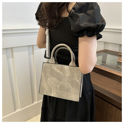 VINTAGE CHIC TEXTURED LETTER TOTE BAG BAGA DE MUJERES 2024 NOVA GRANDE Capacidade BAGA DE MANO DE MODA