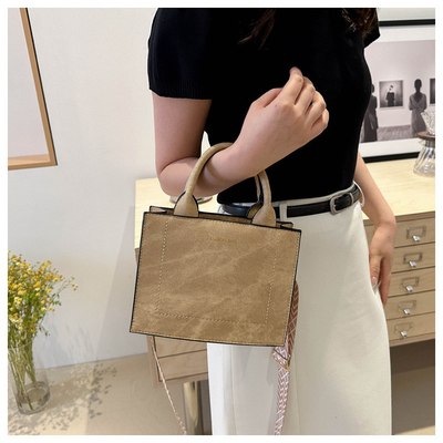 VINTAGE CHIC TEXTURED LETTER TOTE BAG BAGA DE MUJERES 2024 NOVA GRANDE Capacidade BAGA DE MANO DE MODA