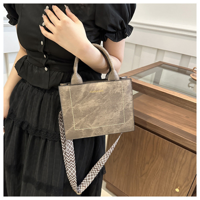 VINTAGE CHIC TEXTURED LETTER TOTE BAG BAGA DE MUJERES 2024 NOVA GRANDE Capacidade BAGA DE MANO DE MODA