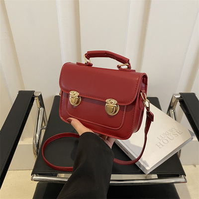 SENSÃO SENIOR DE RETRO PEQUENA BOLSA MUJERES 2024 NOVA MODA DE VERÃO ESTILHO FOREIRO BOLSA PEQUENA NENHUM BOLSA DE MANO QUADRADA