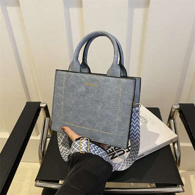 VINTAGE CHIC TEXTURED LETTER TOTE BAG BAGA DE MUJERES 2024 NOVA GRANDE Capacidade BAGA DE MANO DE MODA
