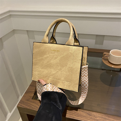 VINTAGE CHIC TEXTURED LETTER TOTE BAG BAGA DE MUJERES 2024 NOVA GRANDE Capacidade BAGA DE MANO DE MODA