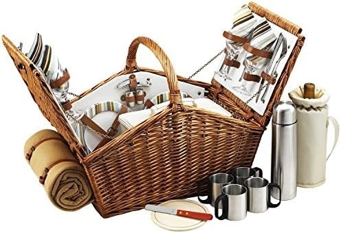 Piquenique no Ascot Huntsman. Cesto de piquenique de estilo inglês, com serviço para 4 pessoas. Set de café e cobertor.