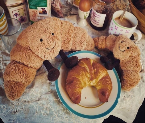 Pesado Plush 9 &quot; Croissant Plush Sorriso lindo Croissant Pão Almofada Animal recheado