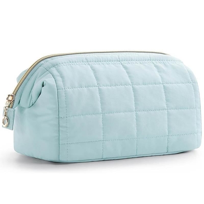 Bolsa Cosmética Puffy Bolsa cosmética concebida com um material pufado que é tão macio quanto durável