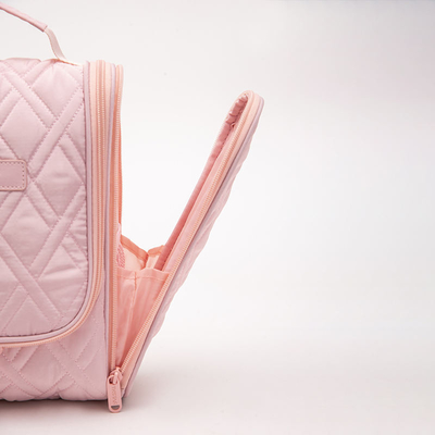 Bolsa de maquiagem rosa feita com materiais de alta qualidade e foco na funcionalidade.