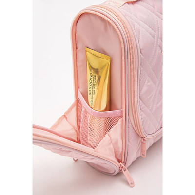 Bolsa de maquiagem rosa feita com materiais de alta qualidade e foco na funcionalidade.