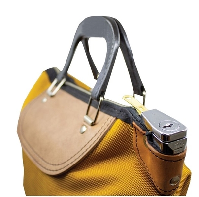 Bloqueio de sacos de correio com alças Com o revestimento de couro de tufo, fundo moldado duro, alças palmeadas duráveis e fechado é certamente um produto valorizado em todos os escritórios, salas de correio ou armazéns