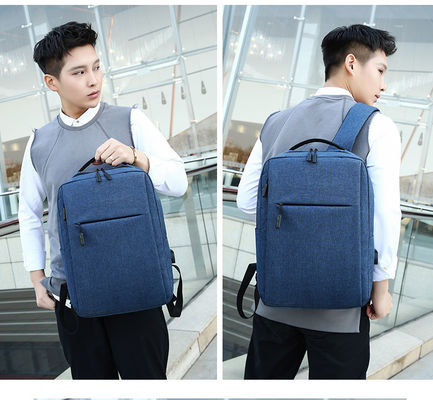 Fábrica a retalho Mochila portátil impermeável de nylon exterior fecho de fecho de fecho de zipper Mochila portátil impermeável de nylon com interface USB